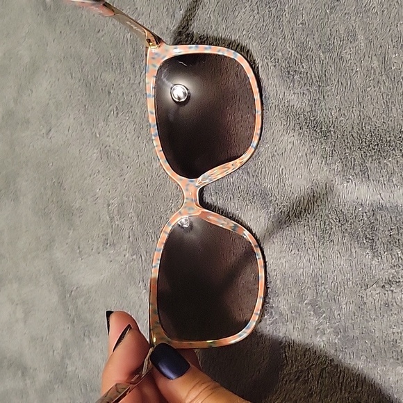 Kate Spade - Picture 2 of 3